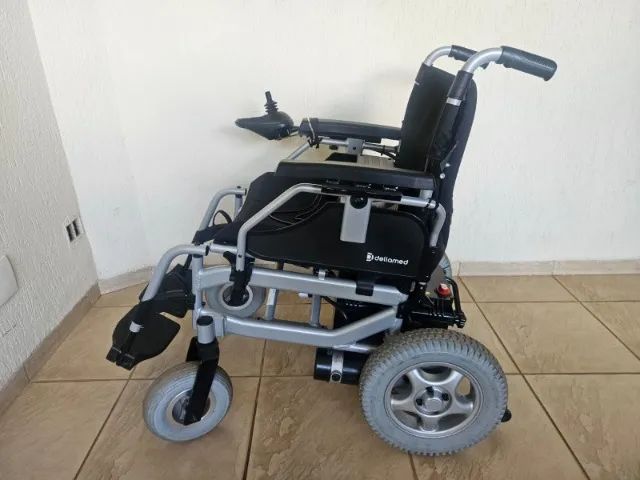 Cadeira de rodas elétrica