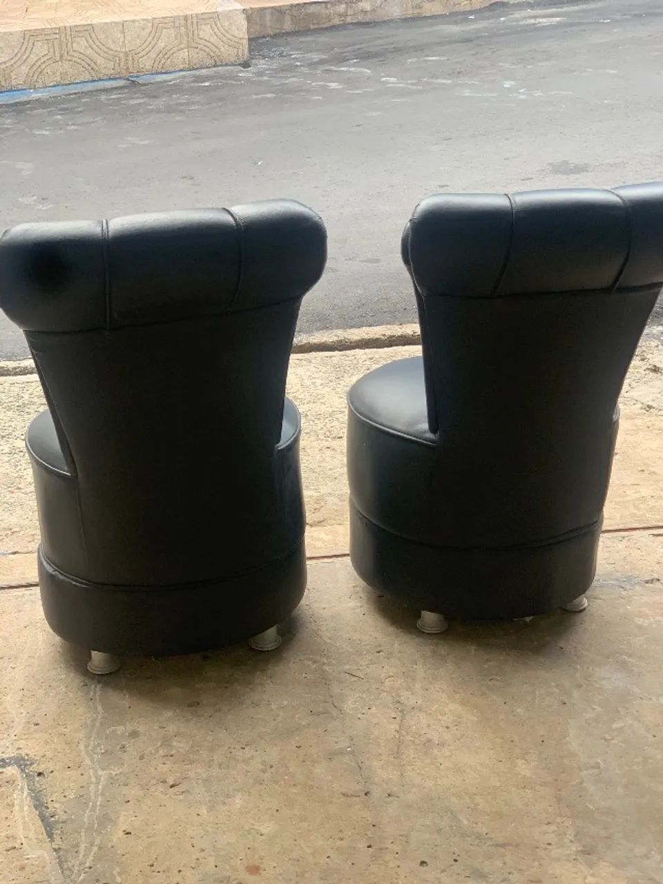 Poltronas em ótimo estado lindas em couro  - Foto 4