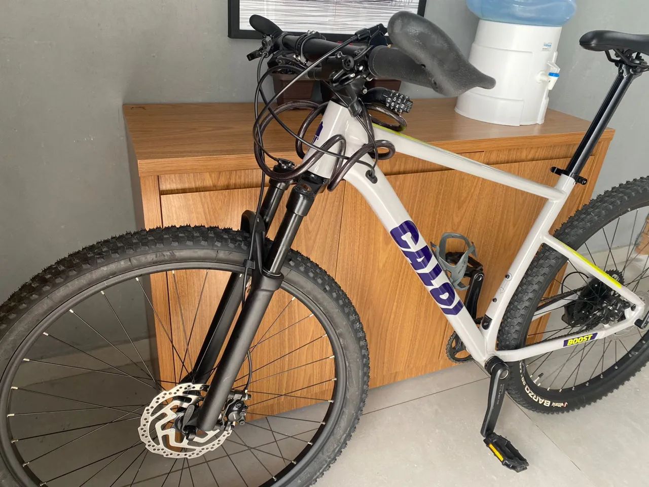 Bicicleta semi nova 