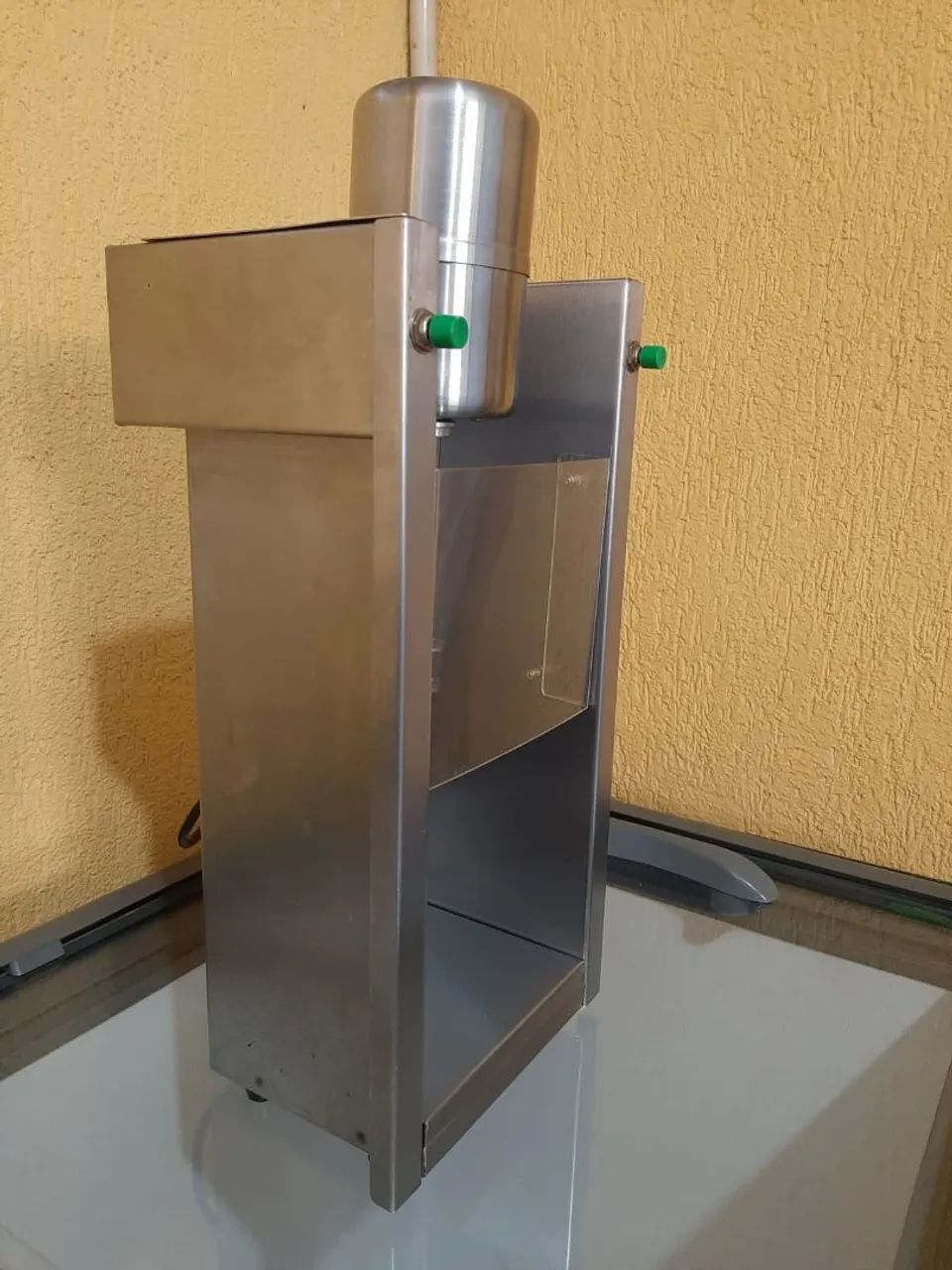 Mixer profissional para milk-shake Eletromixer ? 220 V - Foto 2