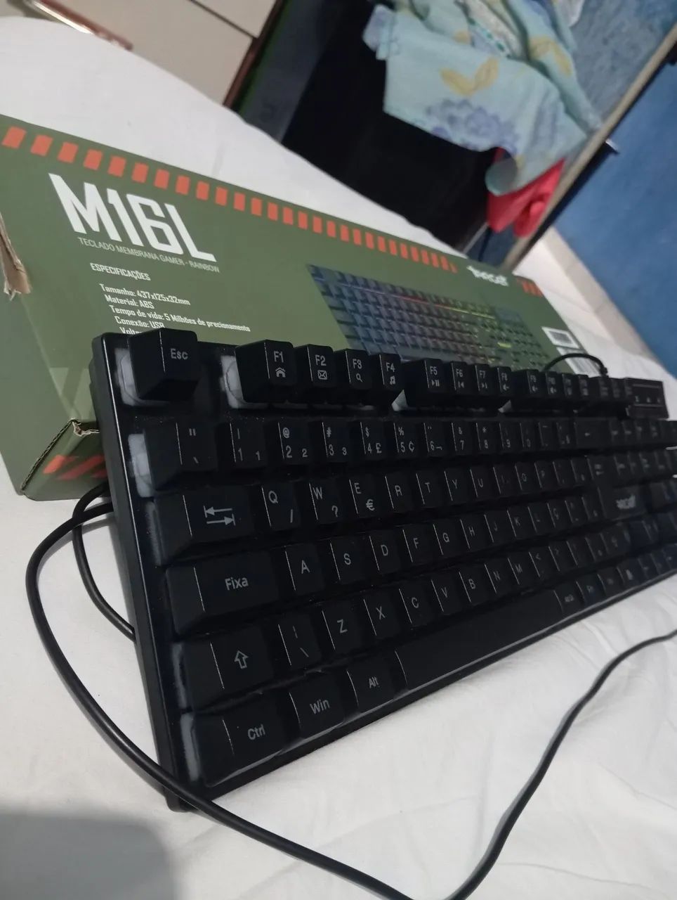 Teclado gamer M161 semi-mecânico 
RGB bonito e digitação confortável