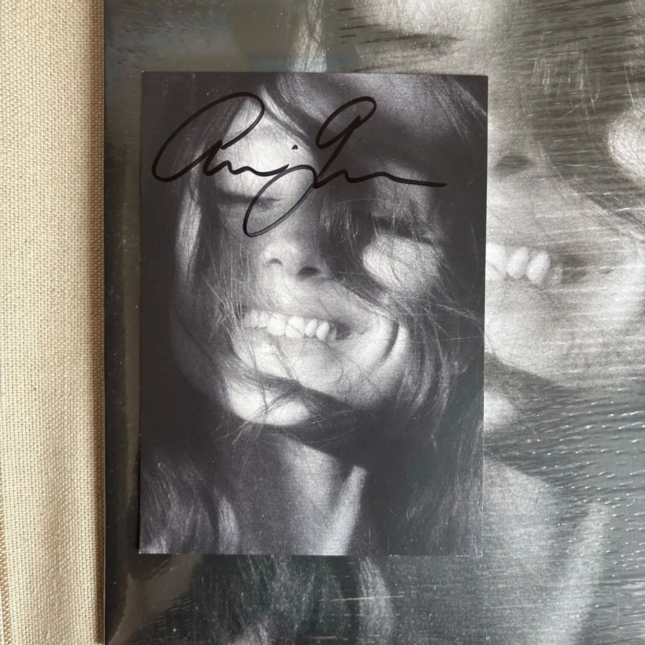 Ariana Grande - petal LP ( autografado ) - Foto 2