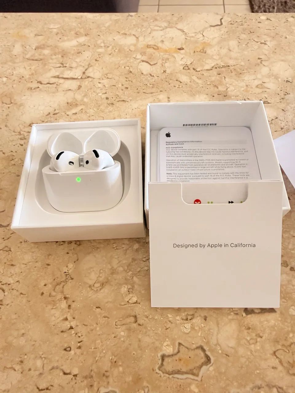 Apple AirPods 4 - Fones de Ouvido - Jardim Goiás, Goiânia