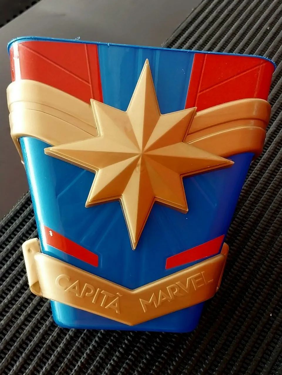 Balde p coleção Capitã Marvel ótimo estado 