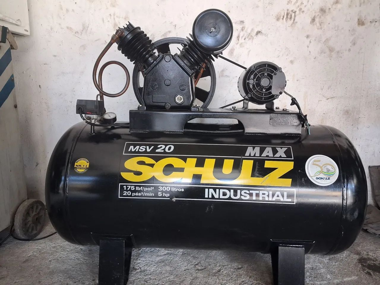 VENDO COMPRESSOR SCHUZ  300 LITROS  - Foto 4