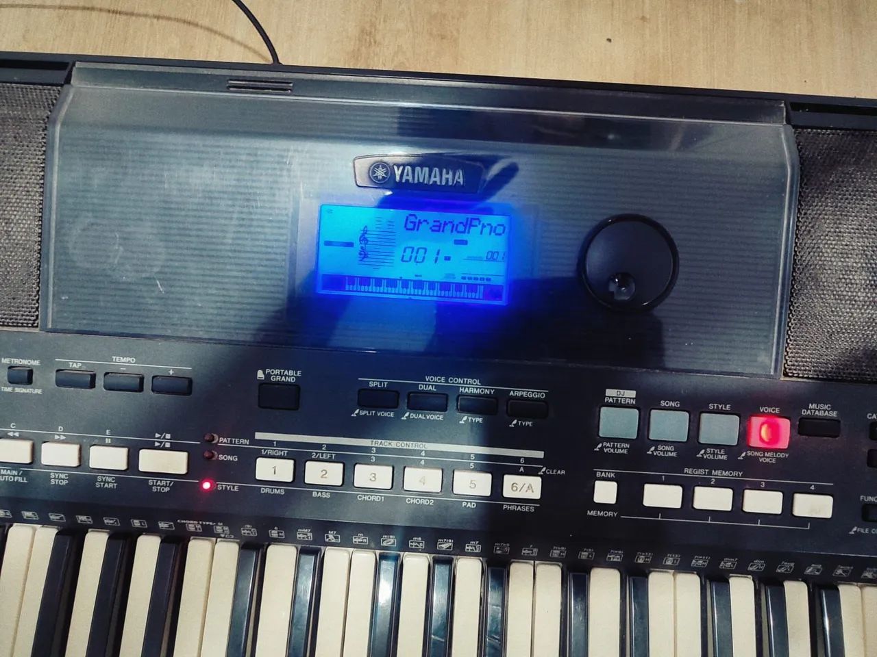 TECLADO YAMAHA PSR 433 - Foto 2