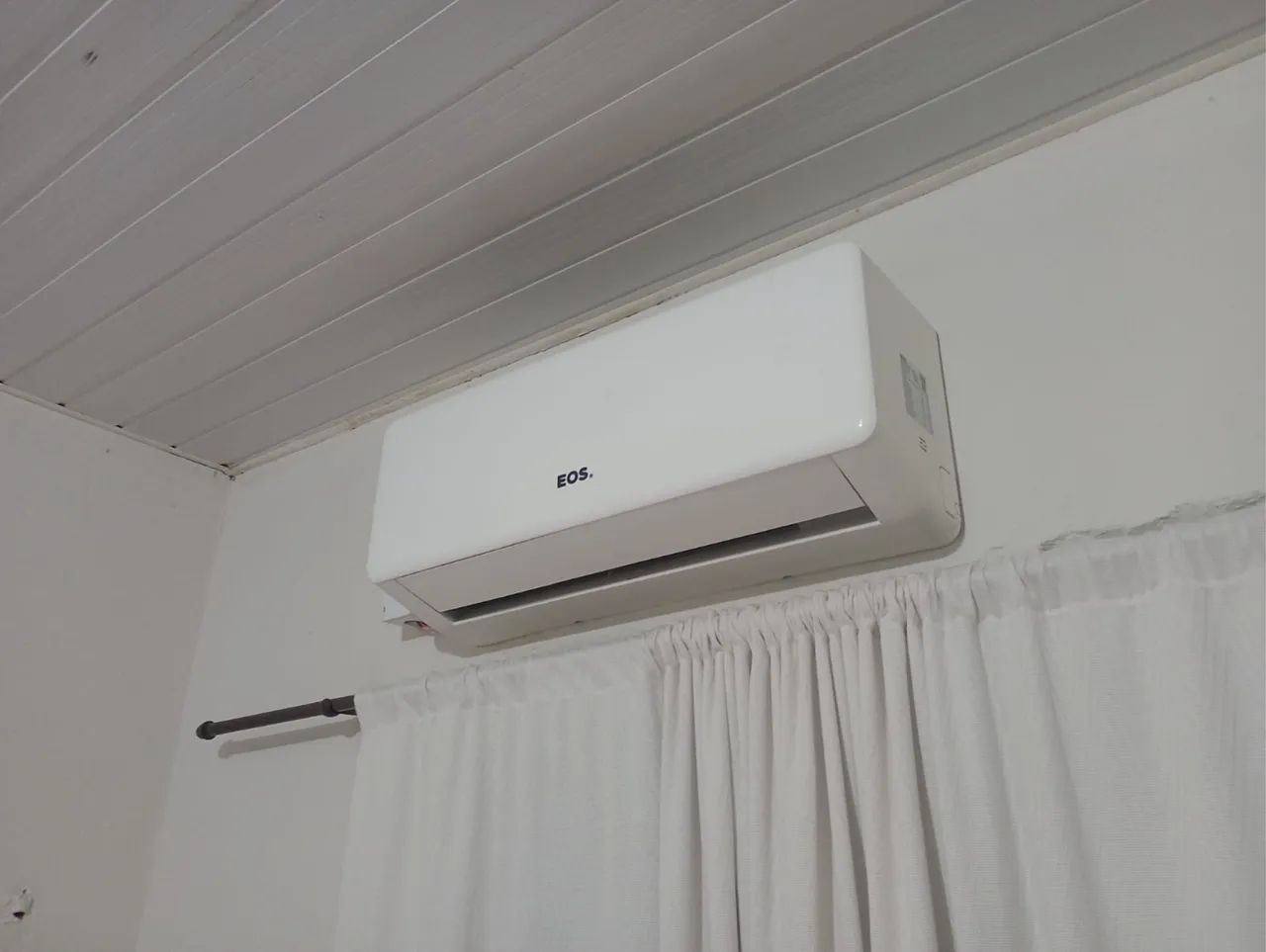 Ar-Condicionado EOS Split Hi-Wall 9.000 BTUs
