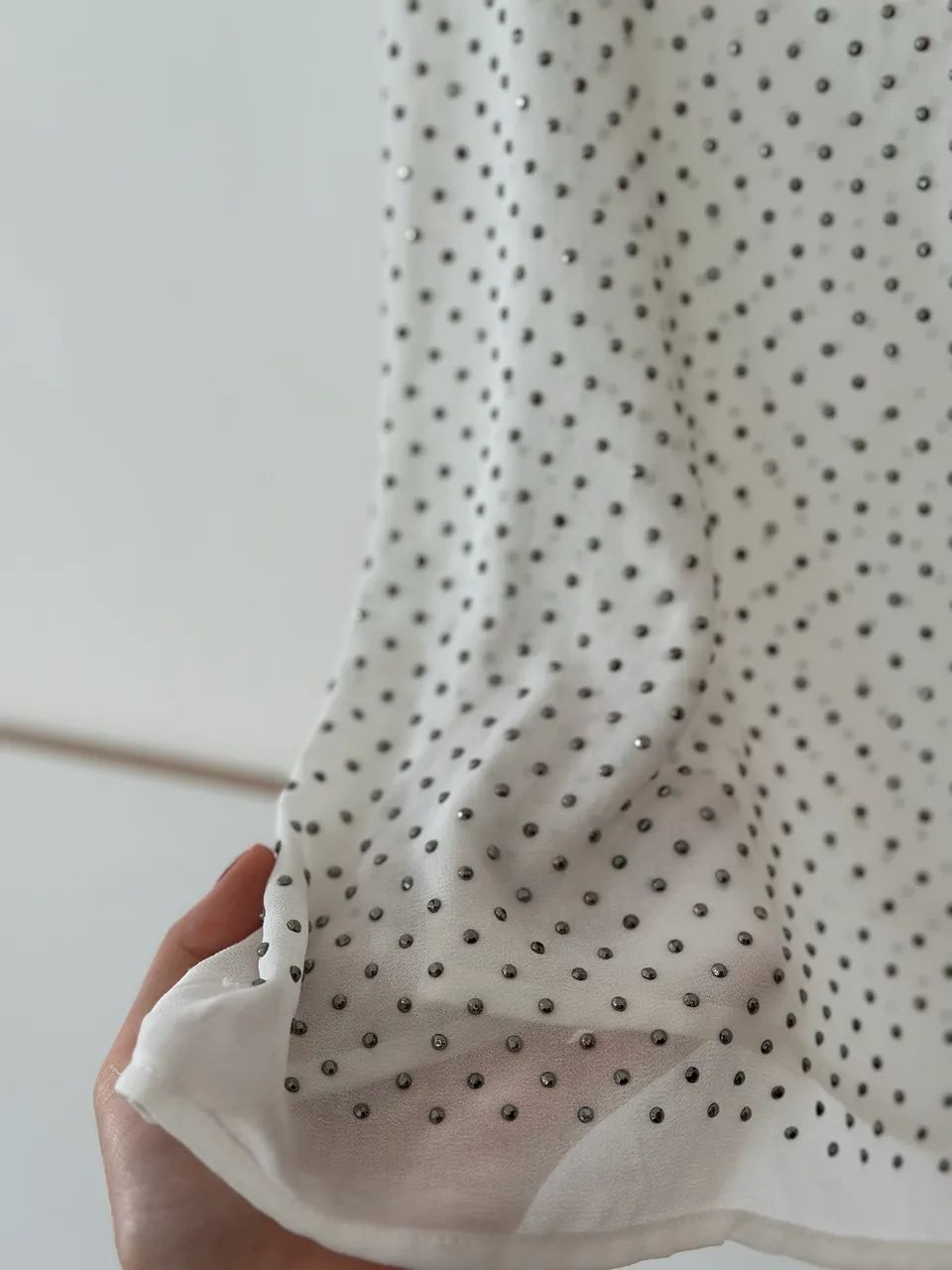 Blusa branca de alcinha com strass - Foto 3