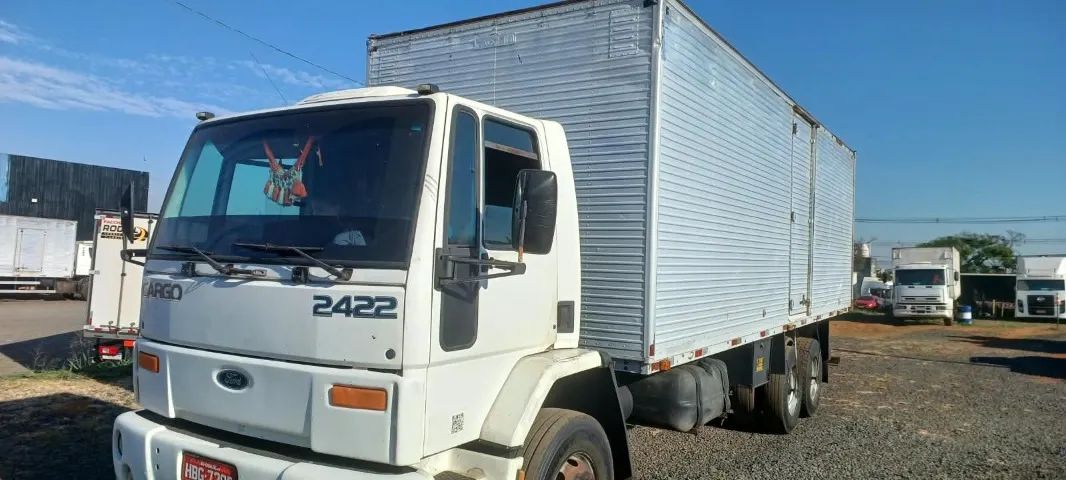 Ford Cargo 2422T  6/2 - Ano/Mod. 2005 - Foto 4
