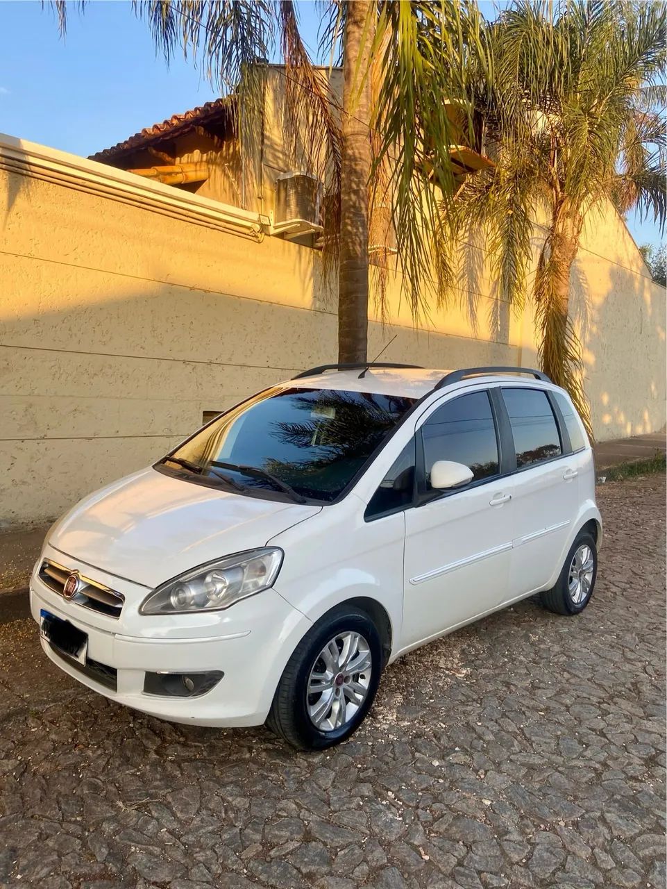 Fiat Idea Attractive 1.4 Fire Flex 8V 5P 2014 - Foto 2