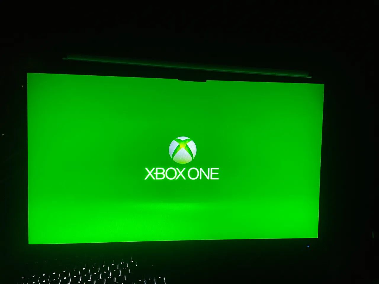 Xbox one S 500gb C/ 2 Controles e 3 Jogos - Foto 3