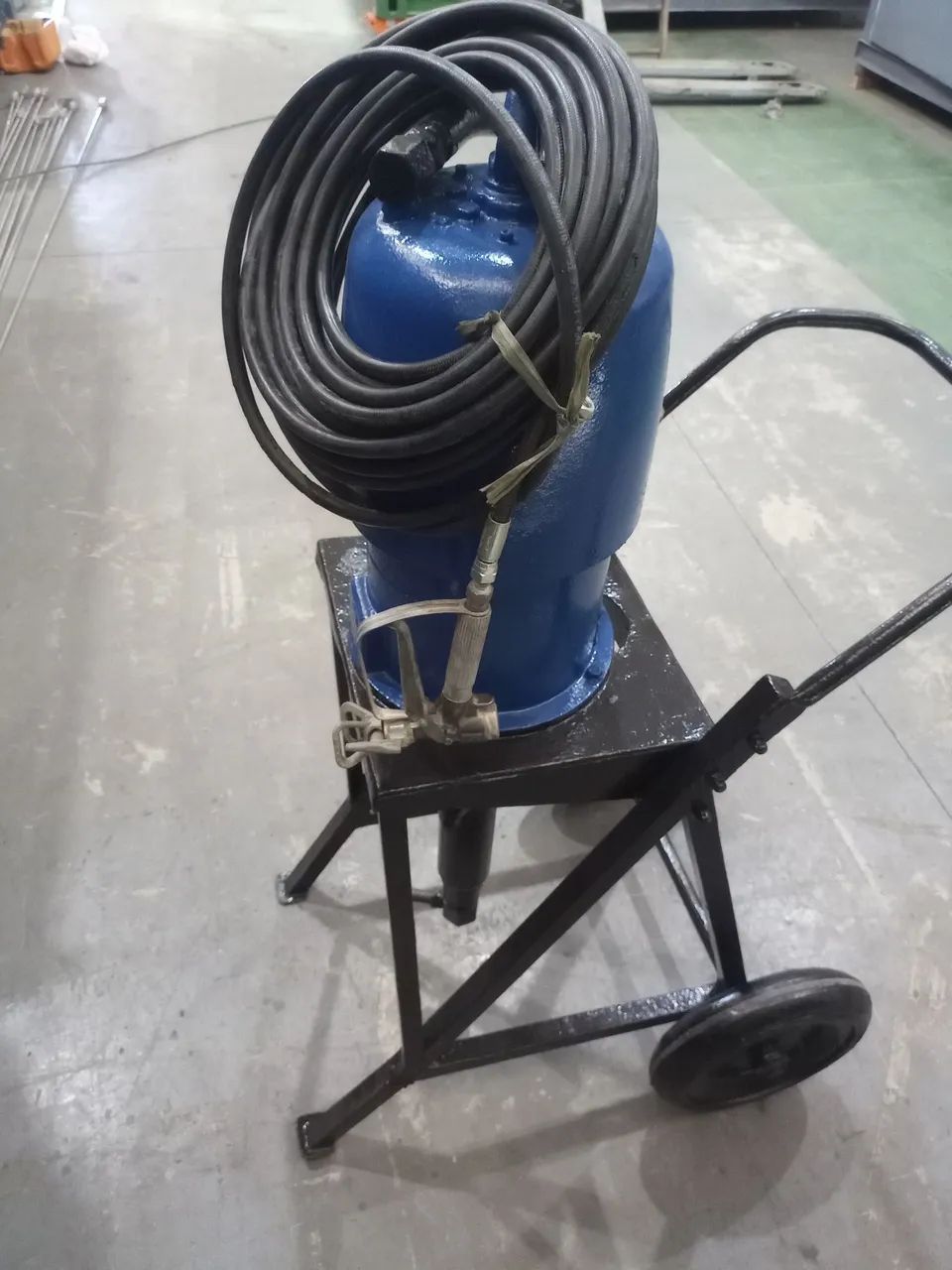Máquina de pintura airless Graco 43:1 funcionando perfeitamente. - Foto 4