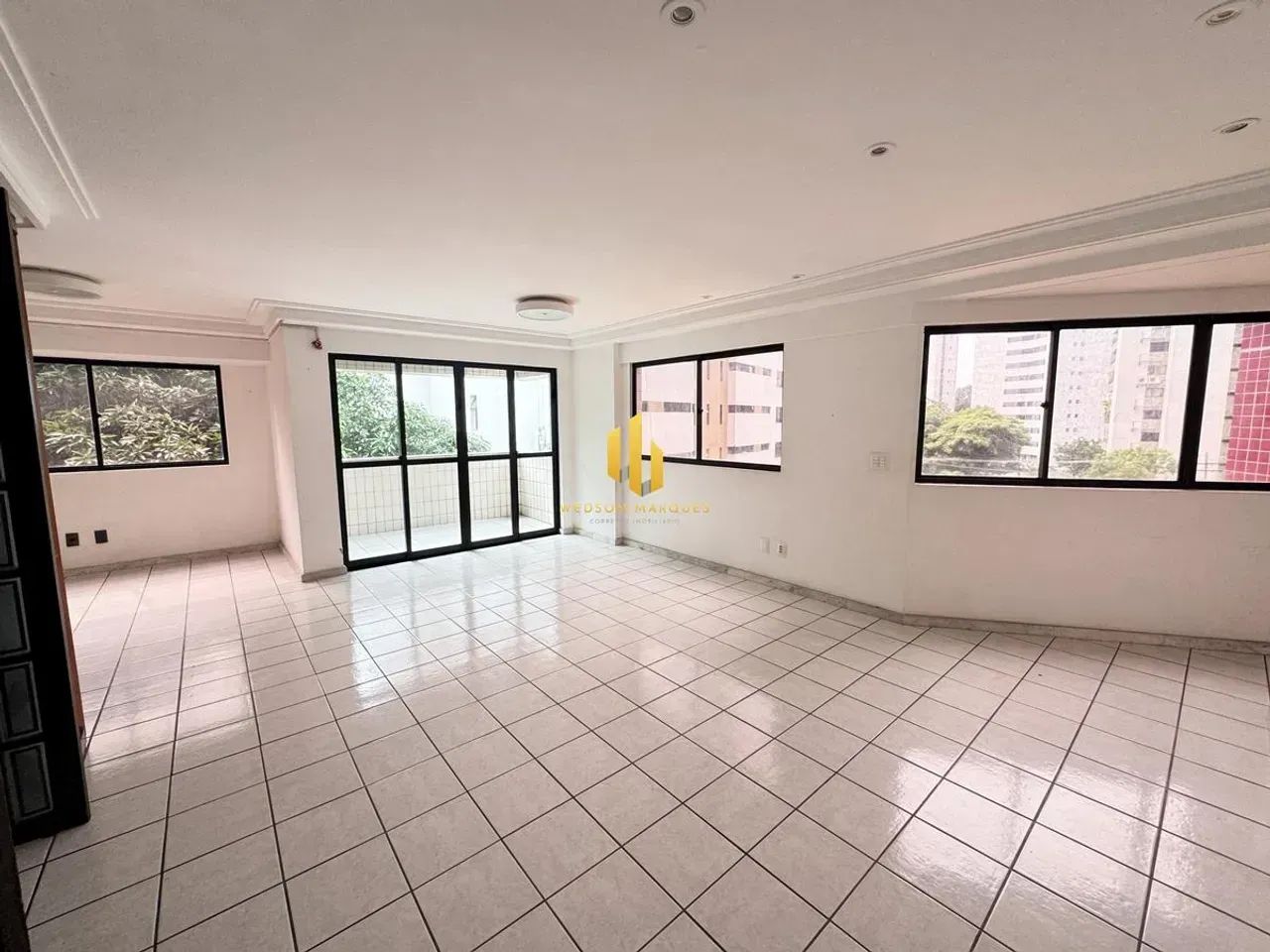 Edifício Solar da Praça Fleming Apartamento 4quartos 2uites 120m Nascente 3 vagas de garag - Foto 3