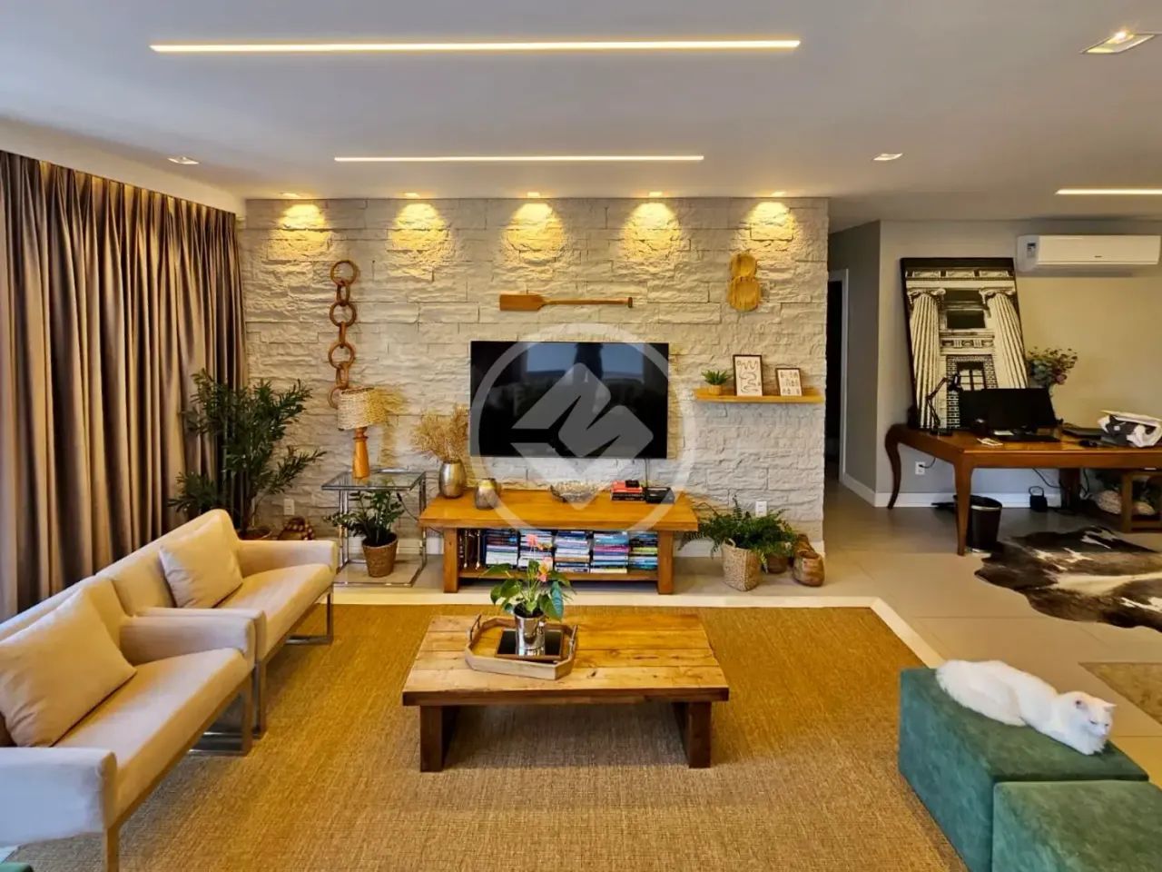 Apartamento Garden | 3 suítes e 356m² no Centro - Foto 2