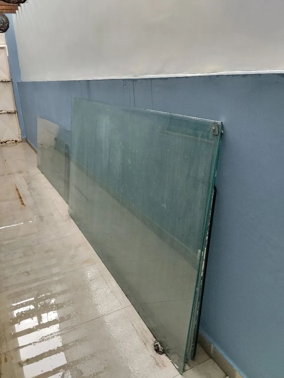 Vende-se Vidro para portas e janelas