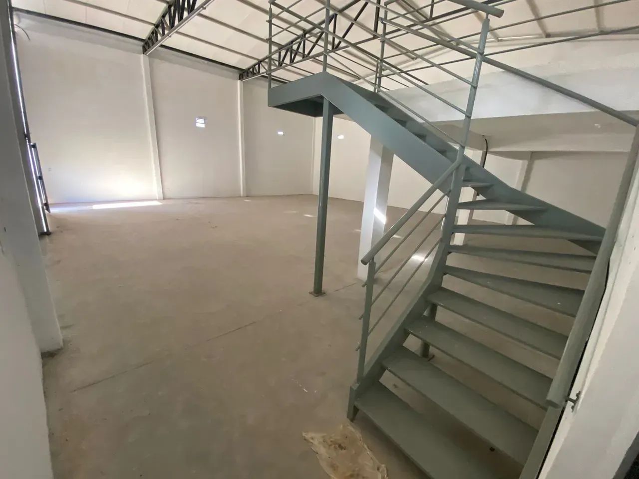 Barracão com 300 m2 próximo a Tennis Companny - Foto 5