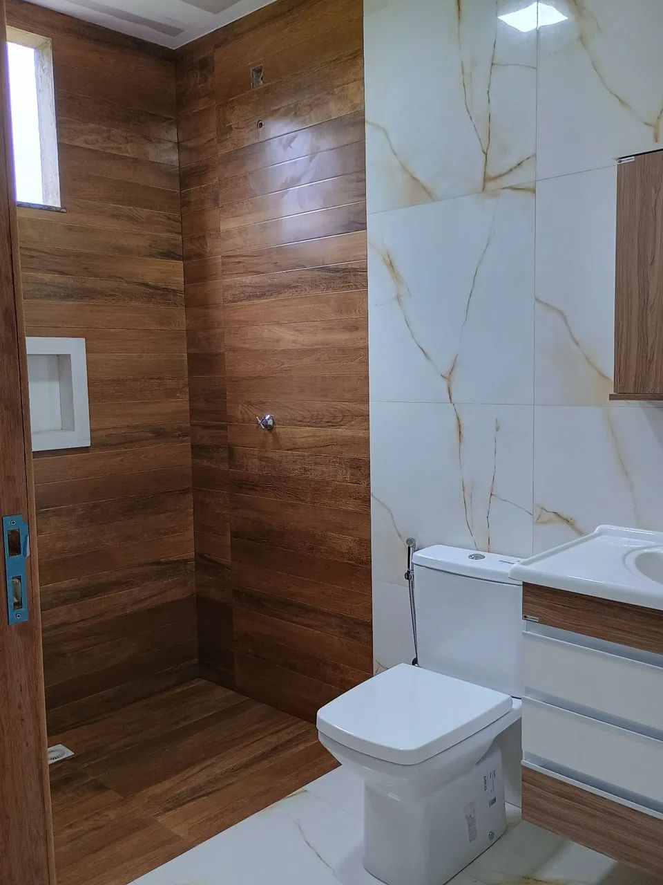 Serviços de pedreiro e azulejista 