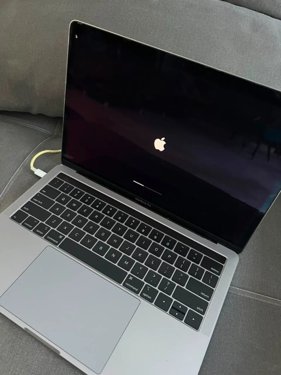 MacBook Pro 13 2019 Intel Core i5 8GB SSD 256GB Com Caixa
