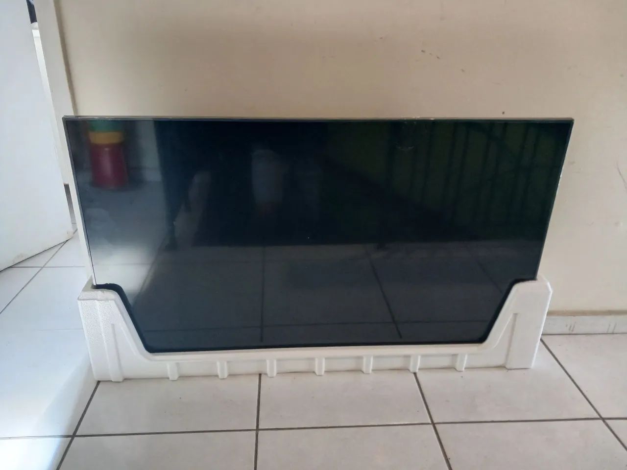 Vendo TV LG 50 polegadas nova, comprei e veio com im pequeno problema. Valor 550  - Foto 5