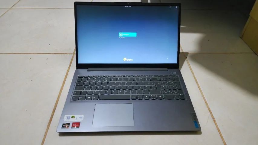 Notebook Lenovo Ideapad 3 15ALC6 - algumas marcas de uso, está funcionando perfeitamenta - Foto 2