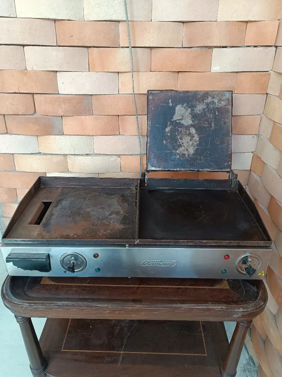 Chapa lanches elétrica grill com prensa 70x30 Cotherm - Foto 3