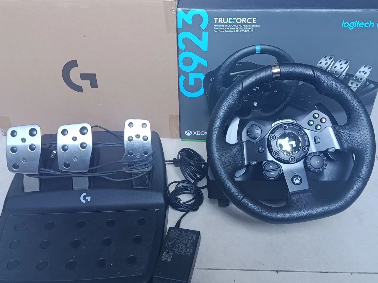Volante Logitech G923 para Xbox e PC