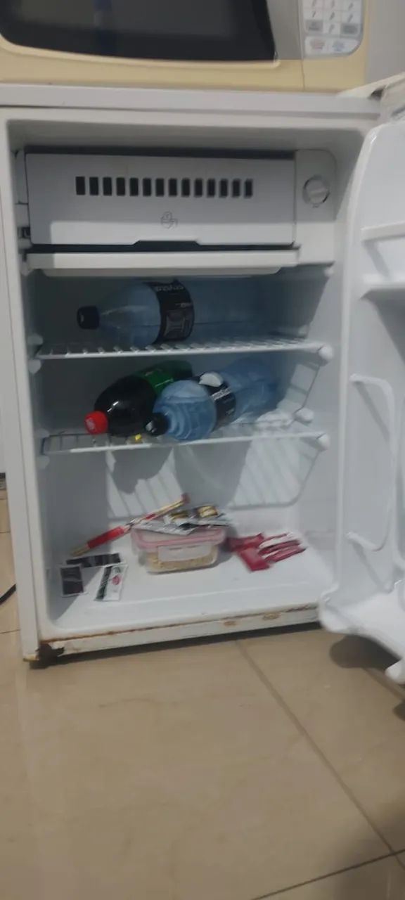 Frigobar Philco PH81, 65 Litros, 6 Niveis, Parcelo, Aceito troca - Foto 5