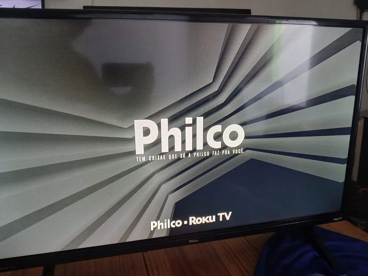 Vendo uma TV philco roku  Smart 32 polegadas  - Foto 3