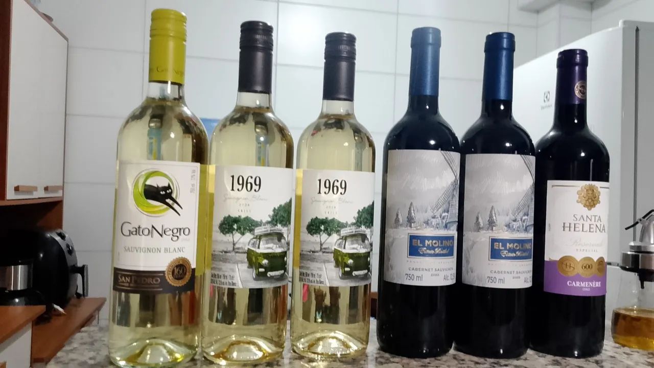 Vinho pra vender cada uma 80$