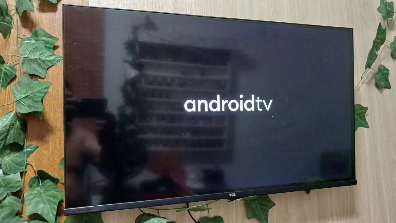 Vendo essa tv da marca TCL DE 32 POLEGADAS ANDROID SMART COMPLETA  - Foto 3