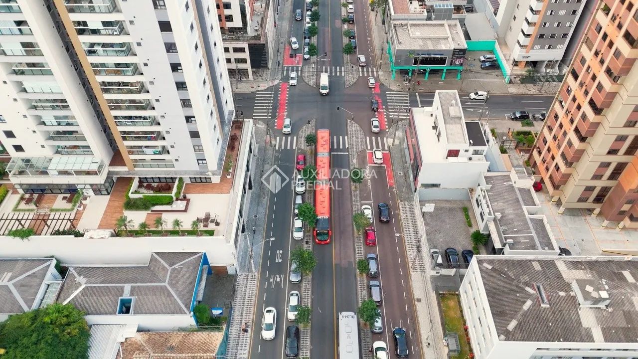 Sala Comercial de 85m² com 2 Vagas à Venda no Edifício Selfie Cabral - Foto 3
