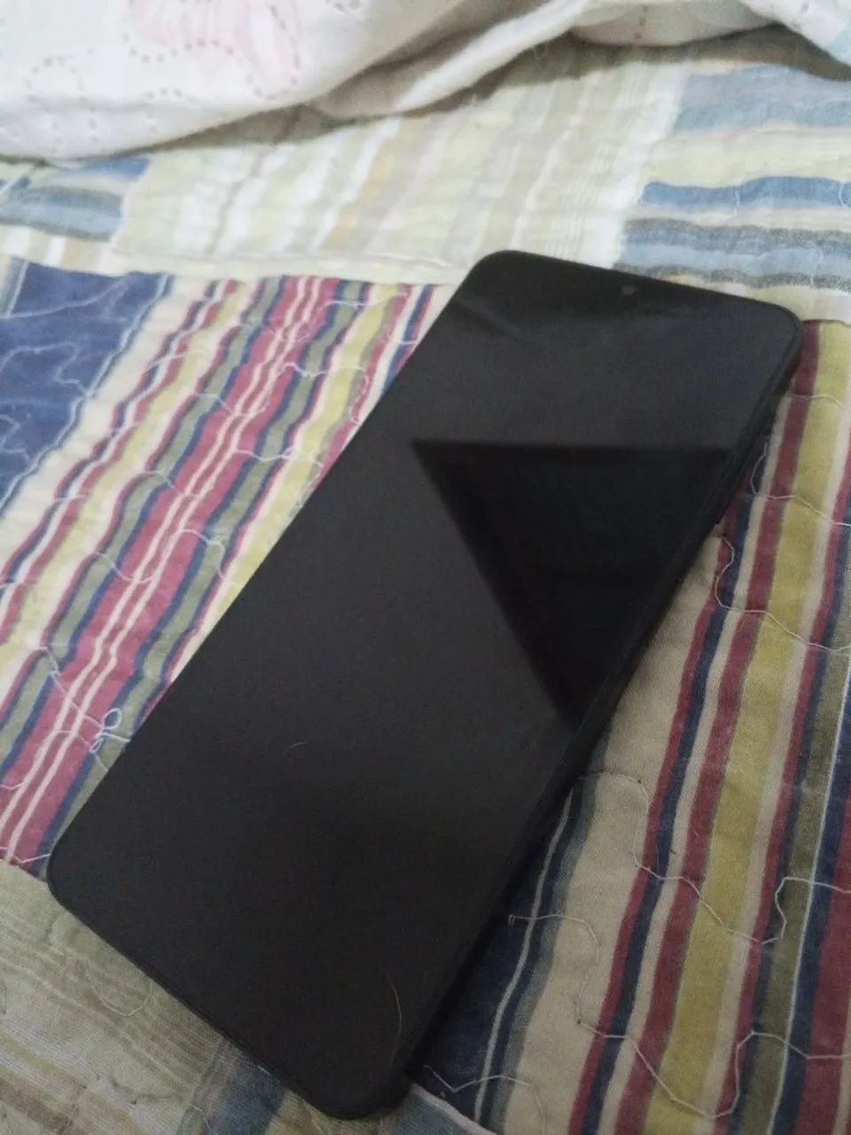 É vendo um celular Galaxy a06 em bom estado 