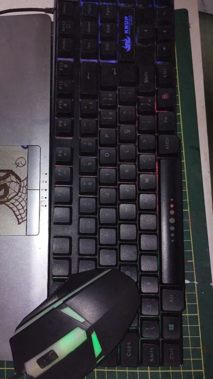 Teclado e mouse gamer 