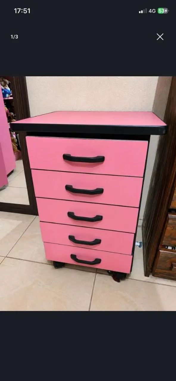 Gabinete pequeno