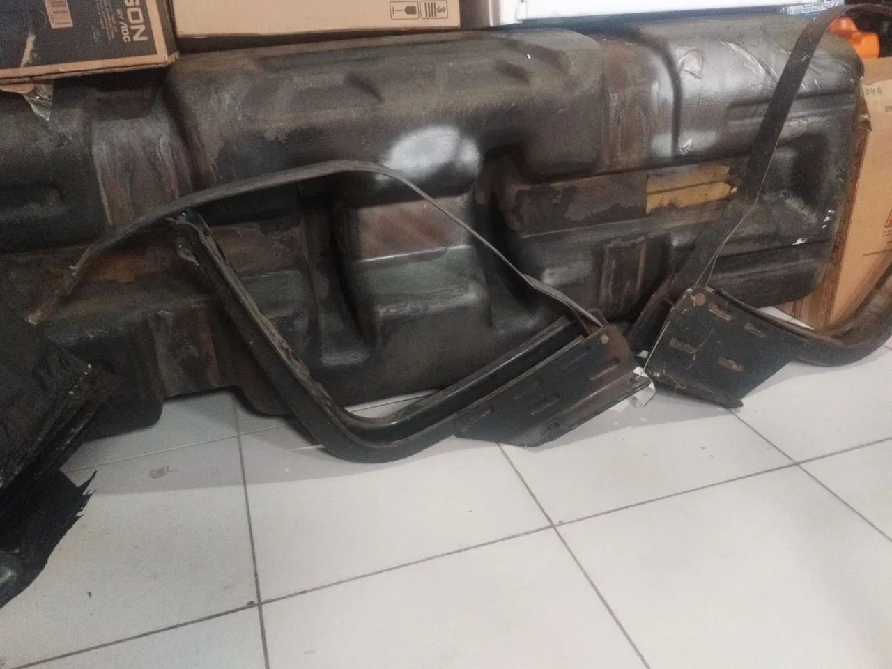 Tanque combustível Axor  - Foto 4