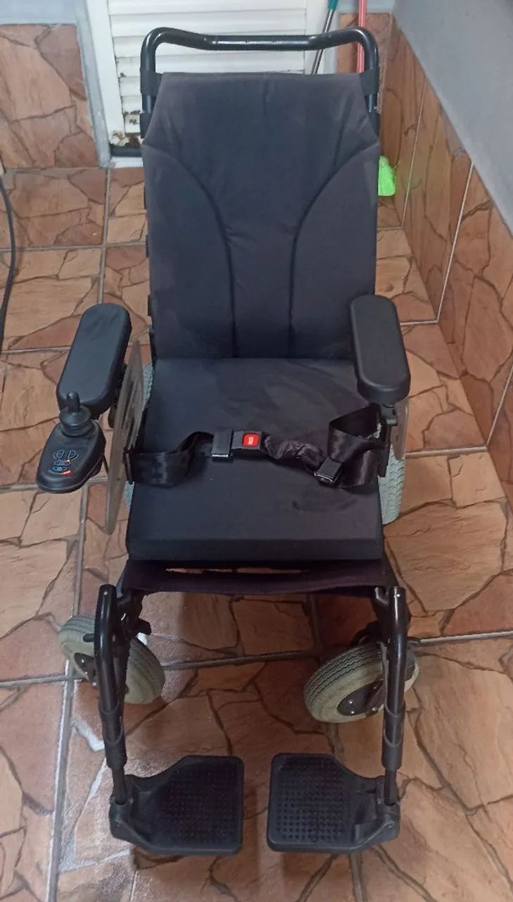 Cadeira de Rodas Motorizada  - Foto 2