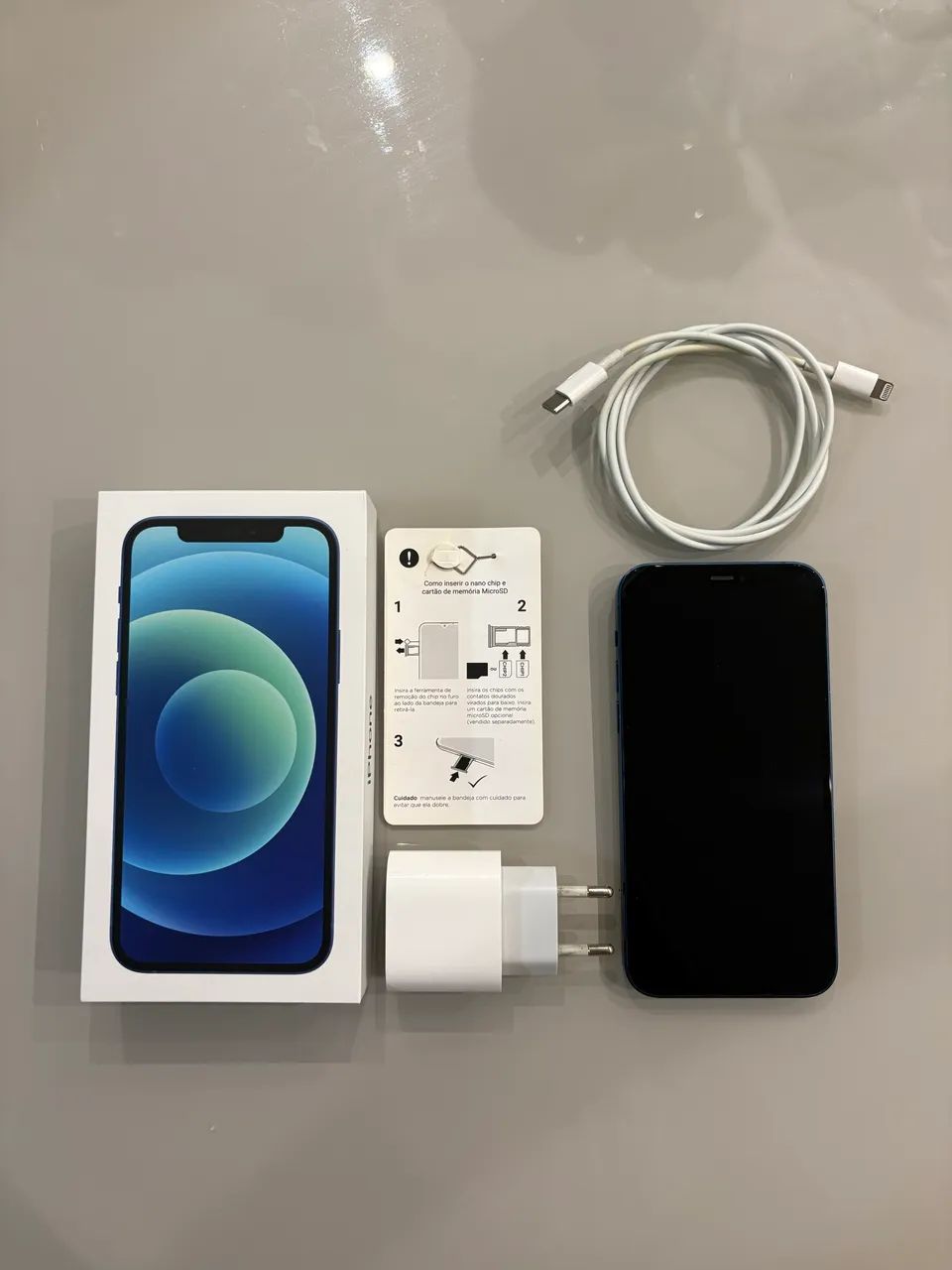 iPhone 12 64GB Azul - 81% Bateria + Caixa e Acessórios