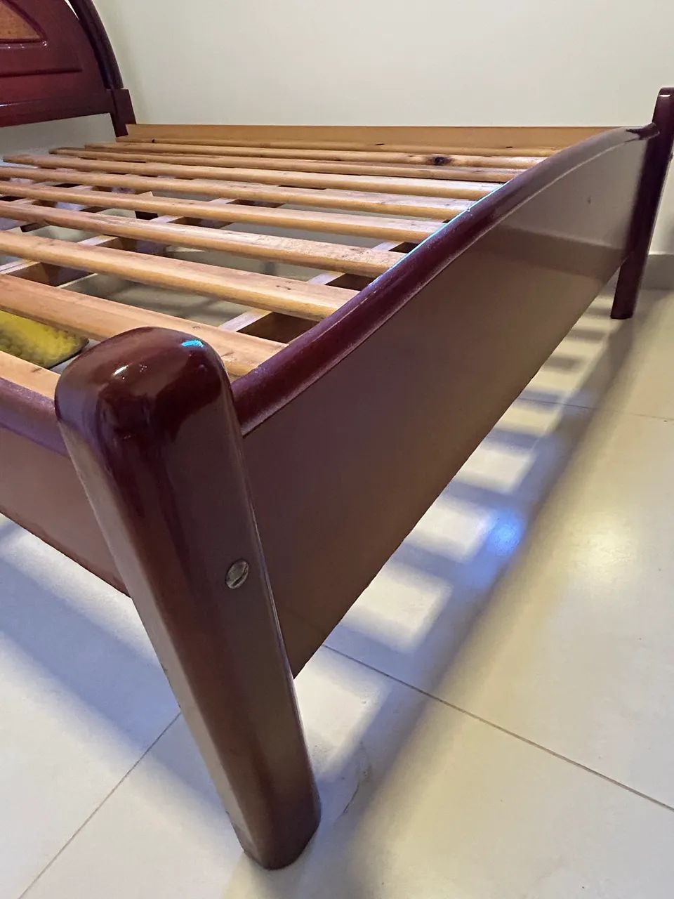 Cama em madeira. Perfeito estado - Foto 2