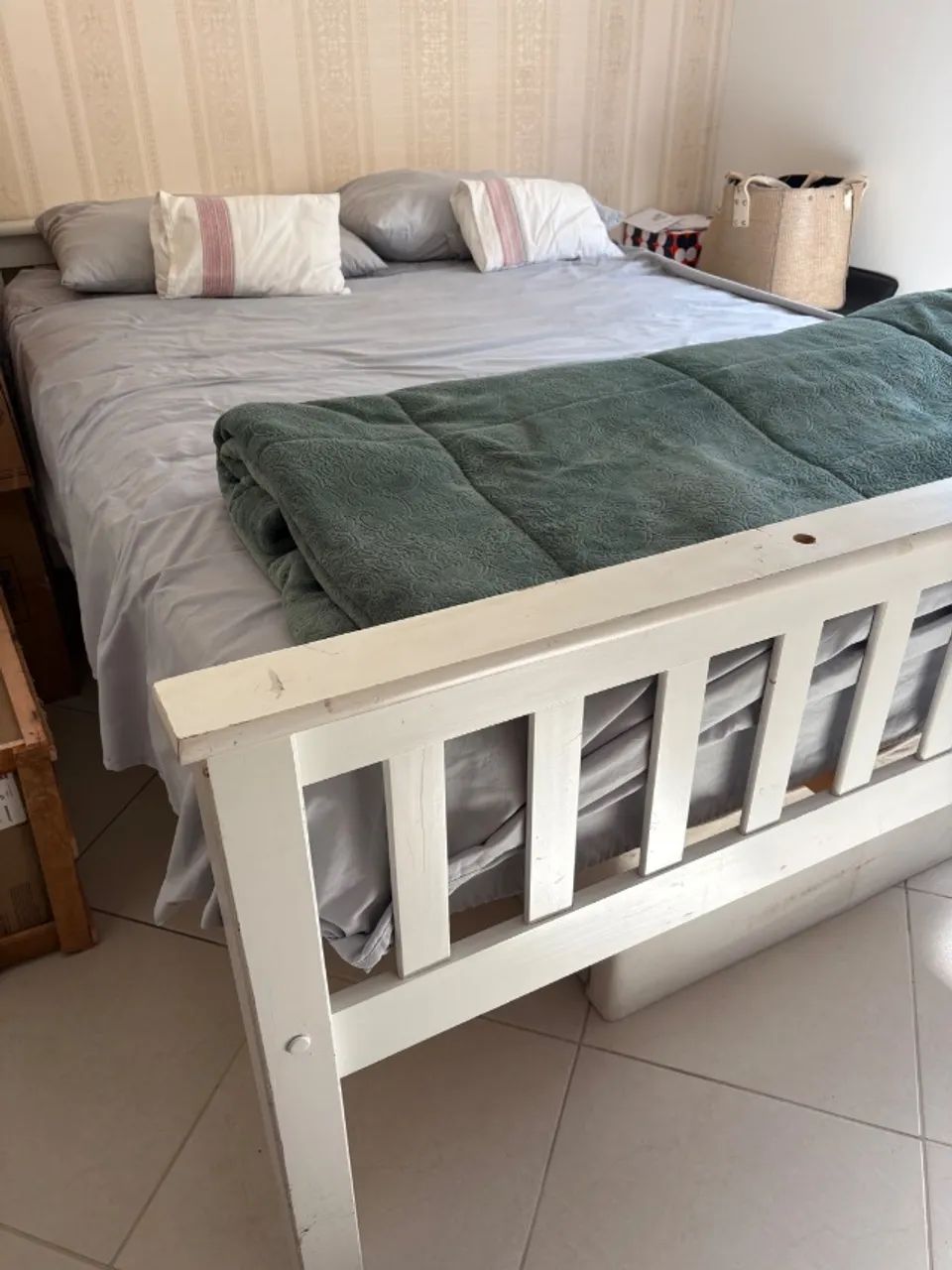 Cama de casal com colchão 