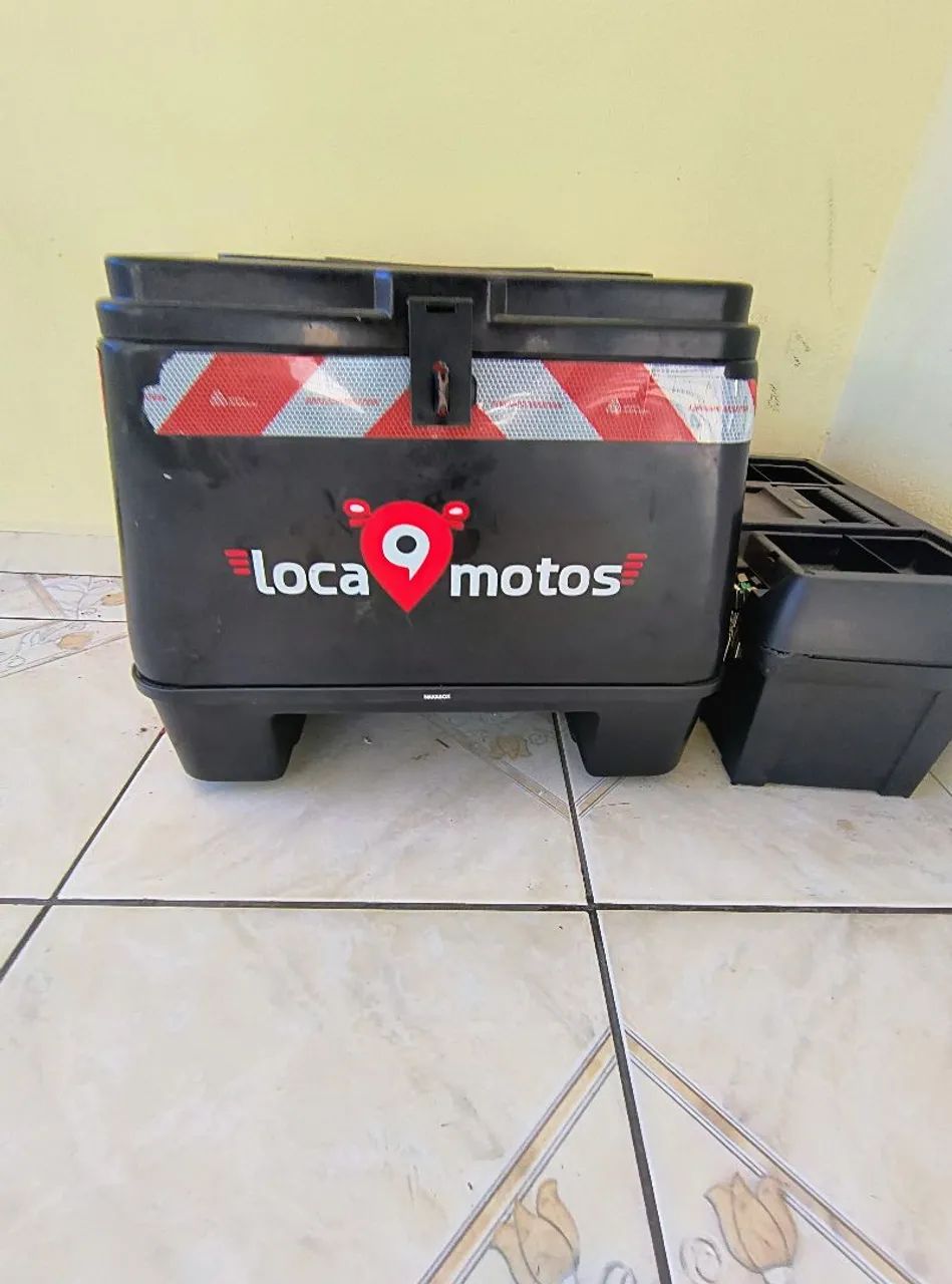Baú loca9 novinho.