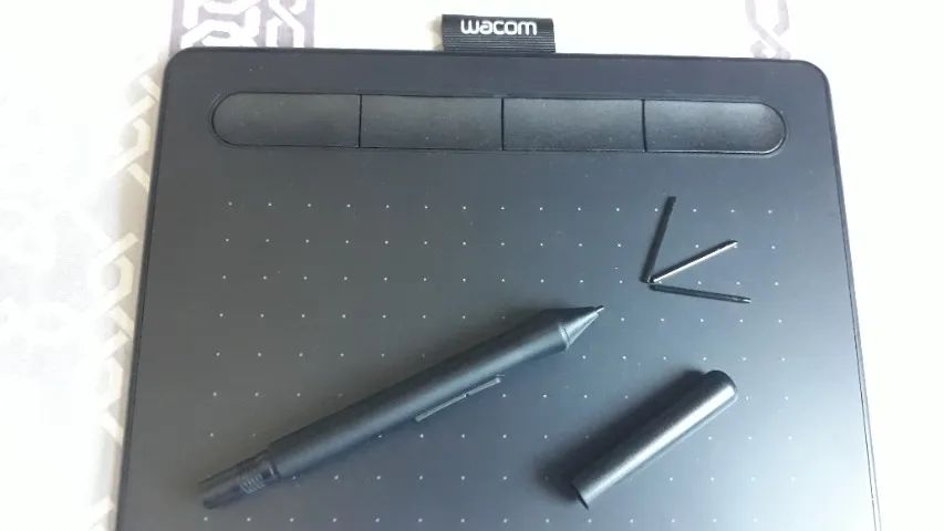 Mesa Digitalizadora Wacom Intuos Ctl4100 Pequena 4 Polegadas - Foto 4