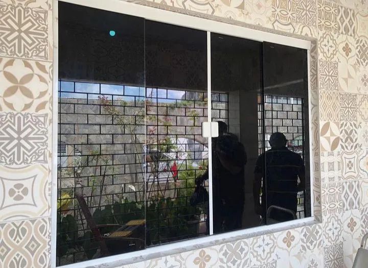 JANELA EM VIDRO TEMPERADO  - Foto 3
