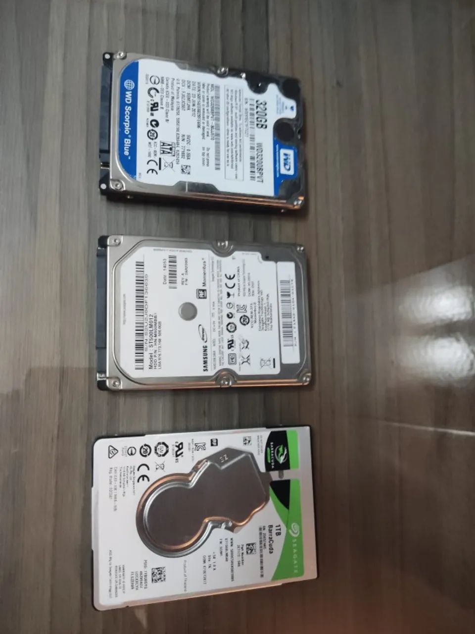 3 HDs 1Tb, 500gb e 320gb