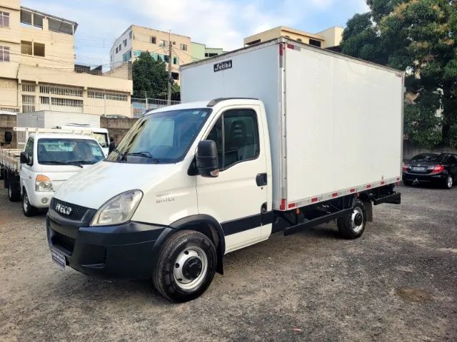 Iveco Daily 45S17 Baú 2013