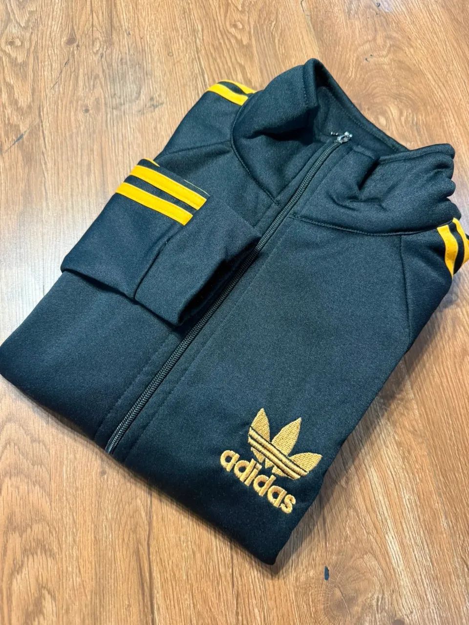 Casaco moletom adidas 