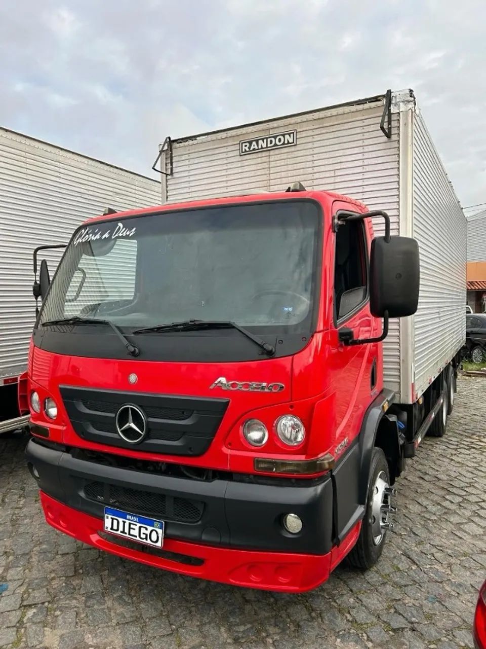 M BENZ ACCELO 1316 ANO: 2016 