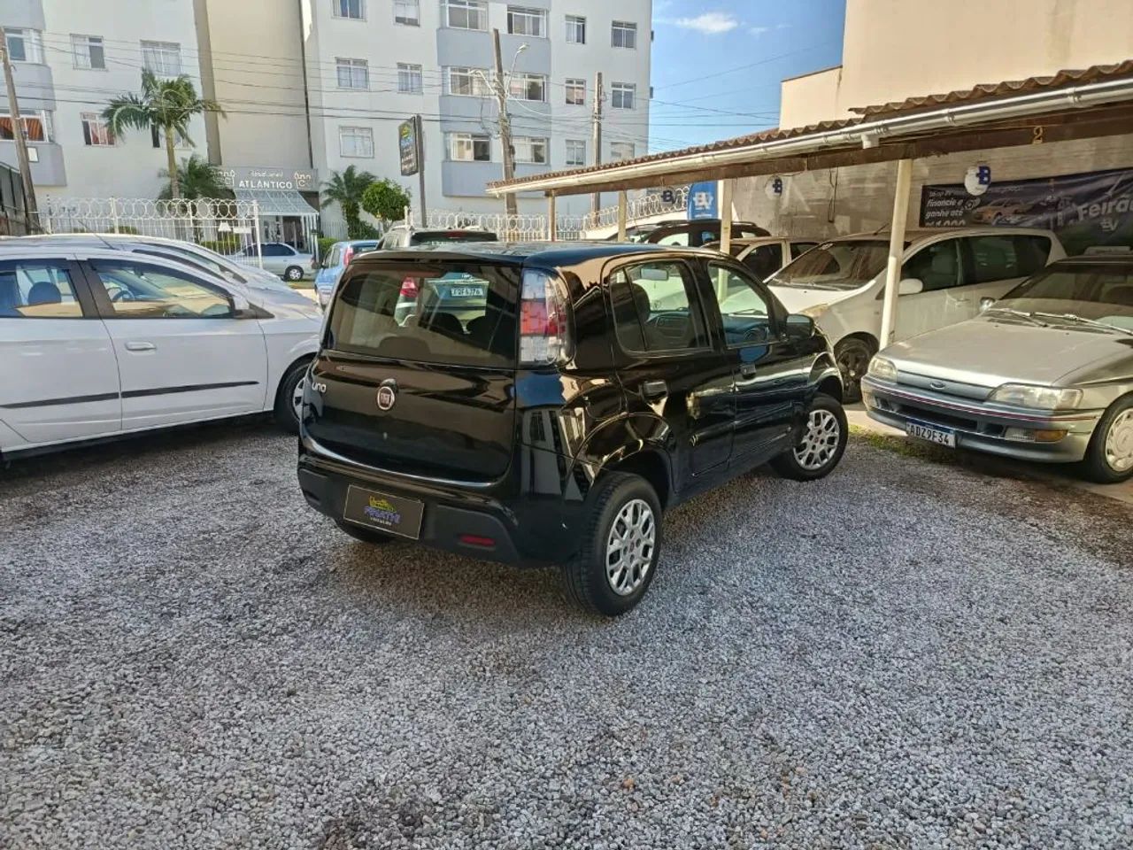 Fiat Uno Attractive 1.0 EVO Fire Flex 8V 5P 2021 - Foto 4