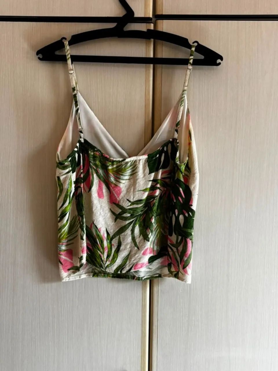 Regata cropped estampa tropical - Foto 3