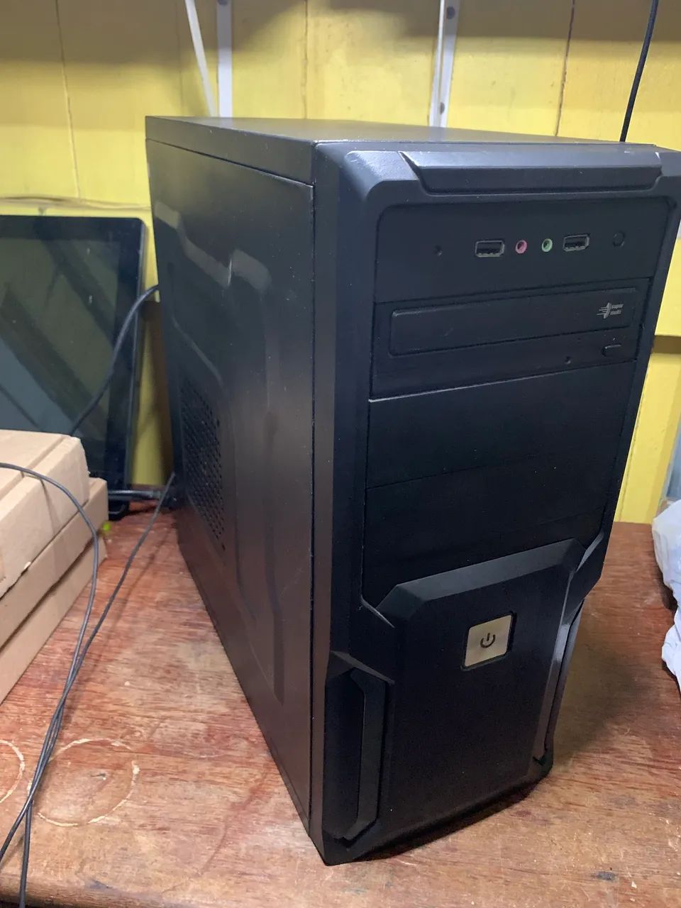Computador i3 pronto para uso.