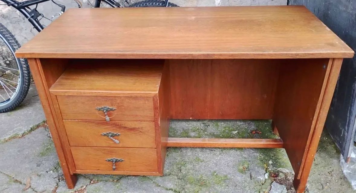 Escrivaninha em ótimo estado 